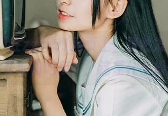在zztt01网页上，居然发现我的前任也在偷偷吃瓜？！这是什么操作啊！