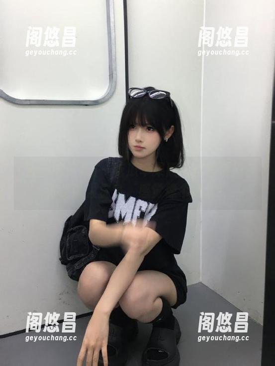 五一吃瓜苹果版：这官网设计真是让人捉急，感觉像个迷宫！