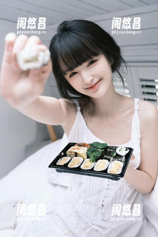 今日吃瓜网51cl：传说中的“传送门”，竟然真的开了！