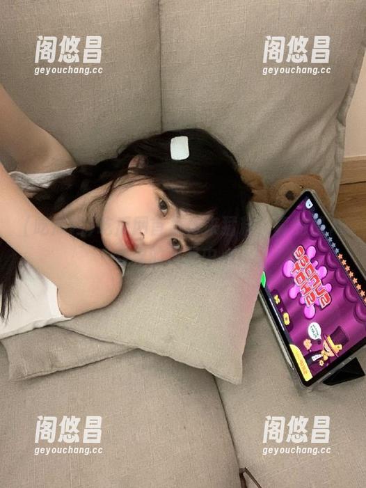 吃瓜网首页传来猛料，真的是八卦界的风暴中心！