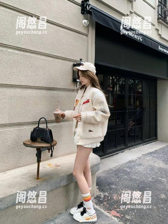 免费黑料大放送，国产黑料让你和八卦亲密接触！