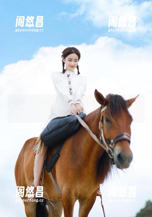 黑料www苹果版：这瓜真香！吃咬一口心跳加速！