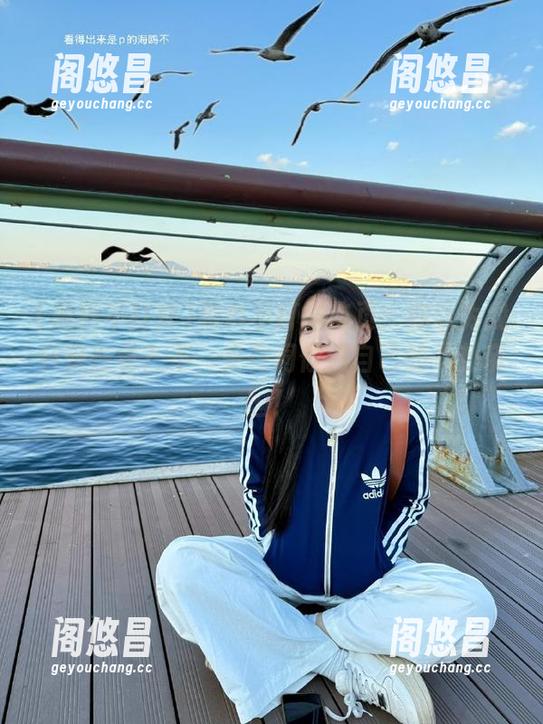 黑料不打烊首页：你以为我只是在看？不，是在伺候我自己的八卦帝国！