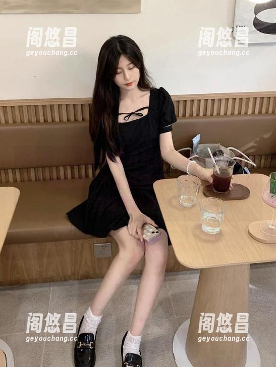登录黑料社区，我仿佛走进了一个无底洞，不止是黑料，还有我那些隔夜饭的故事……