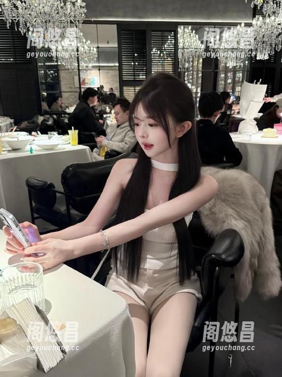 想知道明星的黑历史？快来下载xgua黑料社区，这里有你不知道的真相！